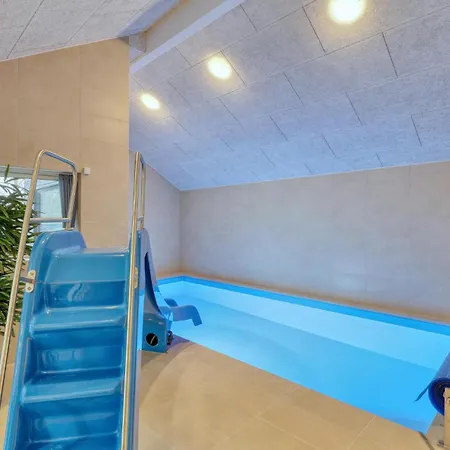 בית נופש Stunning In With Sauna *