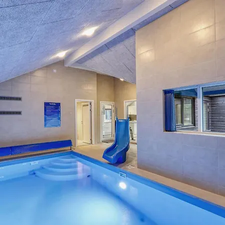 בית נופש Stunning In With Sauna *